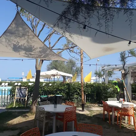 Апарт-отель Residenza Giardino Беллария-Иджеа-Марина