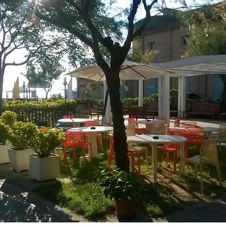 Residenza Giardino Апарт-отель Беллария-Иджеа-Марина