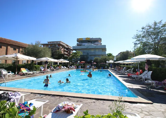 Апарт-отель Residenza Giardino Беллария-Иджеа-Марина